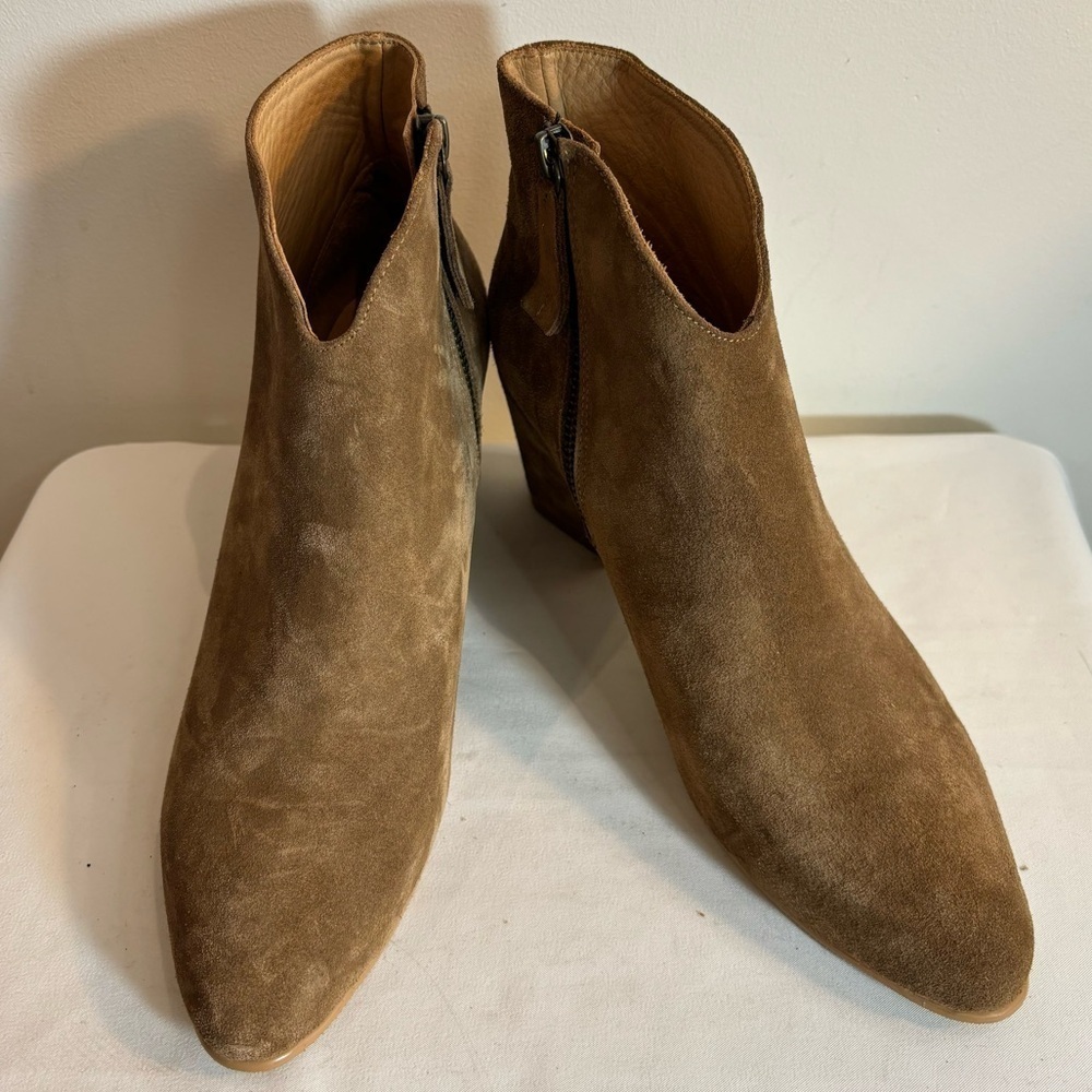 BUENO Sz 40 Suede Booties Stacked Heels Almond Toe Asymmetrical NEW W/ TAG